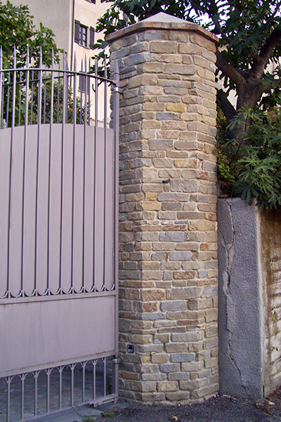 Pilastro in pietra di langa